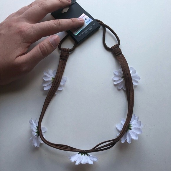 Full Tilt Flower Headband NWT One Size - Picture 3 of 6
